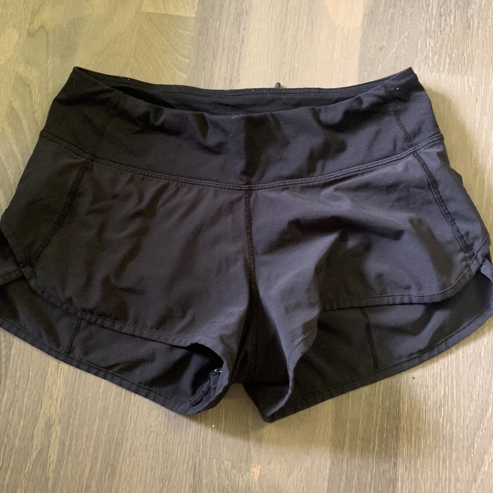 black lululemon speed shorts